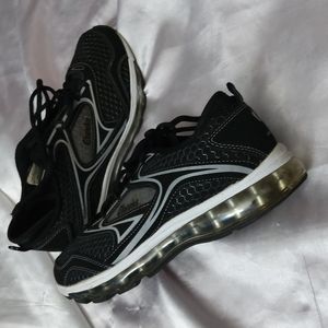 TONE LITTLE CHEEKS Black&White SNEAKERS